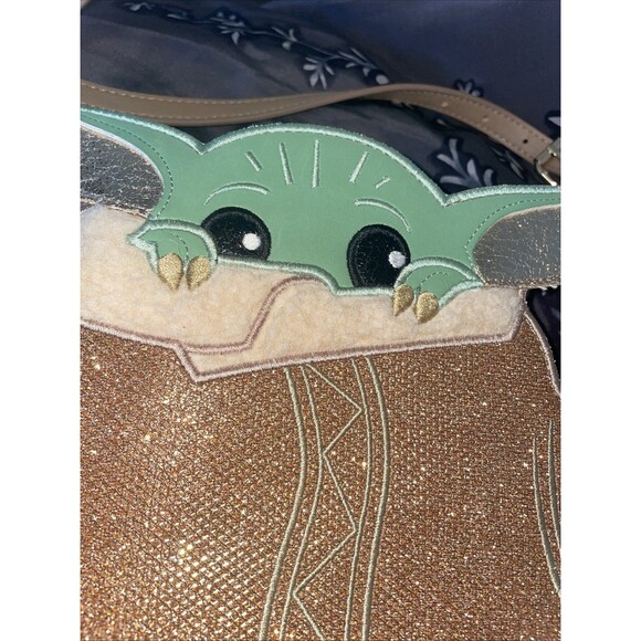 Danielle Nicole Star Wars Mandalorian Grogu Baby Yoda Crossbody Bag Purse Euc - Picture 3 of 15